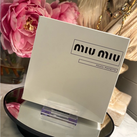 NIB Pink Blush Velvet goldtone POUCHETTE wristlet - Picture 3 of 7